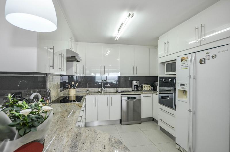 2 Bedroom Property for Sale in Dolphin Beach Western Cape